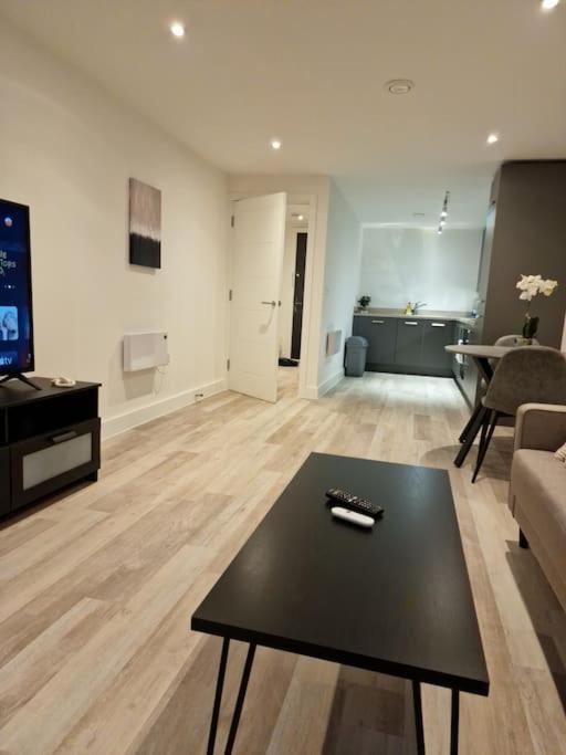 Modern-New Build Apartment In Birmingham Eksteriør billede